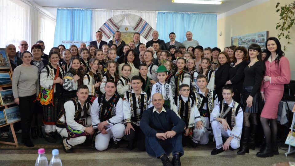 Oprișeni, vatră românească, meleag încărcat de istorie milenară din nordul înstrăinat al Bucovinei, străjuit de veșnicia gloriei Voievodului Ștefan cel Mare - la 605 ani