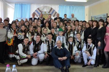 Oprișeni, vatră românească, meleag încărcat de istorie milenară din nordul înstrăinat al Bucovinei, străjuit de veșnicia gloriei Voievodului Ștefan cel Mare - la 605 ani