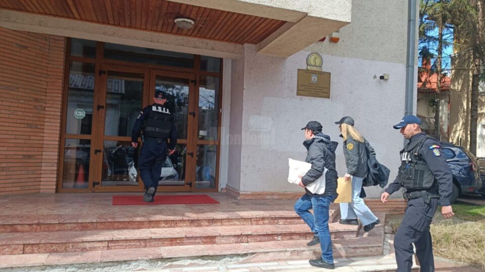 DNA Suceava face 64 de percheziții pentru suspiciuni de corupție pe linie de protecția mediului