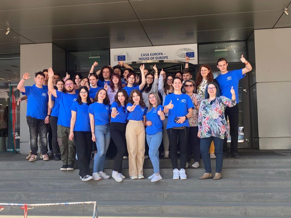 Activități ale elevilor humoreni