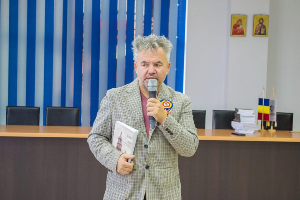 Insp. Daniel Hrenciuc: „La olimpiada de anul trecut Suceava s-a clasat pe locul III la nivel național” Insp. Daniel Hrenciuc: „La olimpiada de anul trecut Suceava s-a clasat pe locul III la nivel național”