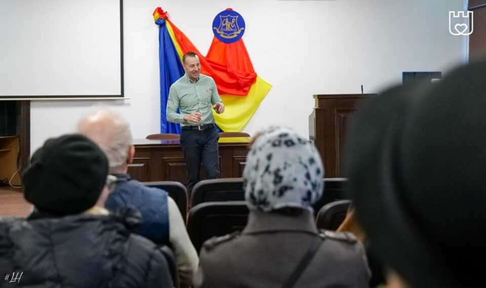 Lucian Harșovschi îi îndeamnă pe suceveni să participe în număr mai mare la ședințele asociațiilor de proprietari de care aparțin, să aibă un cuvânt de spus