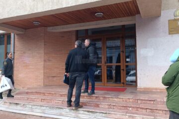 Miercuri s-au efectuat 64 de percheziții, între care 21 la instituții publice