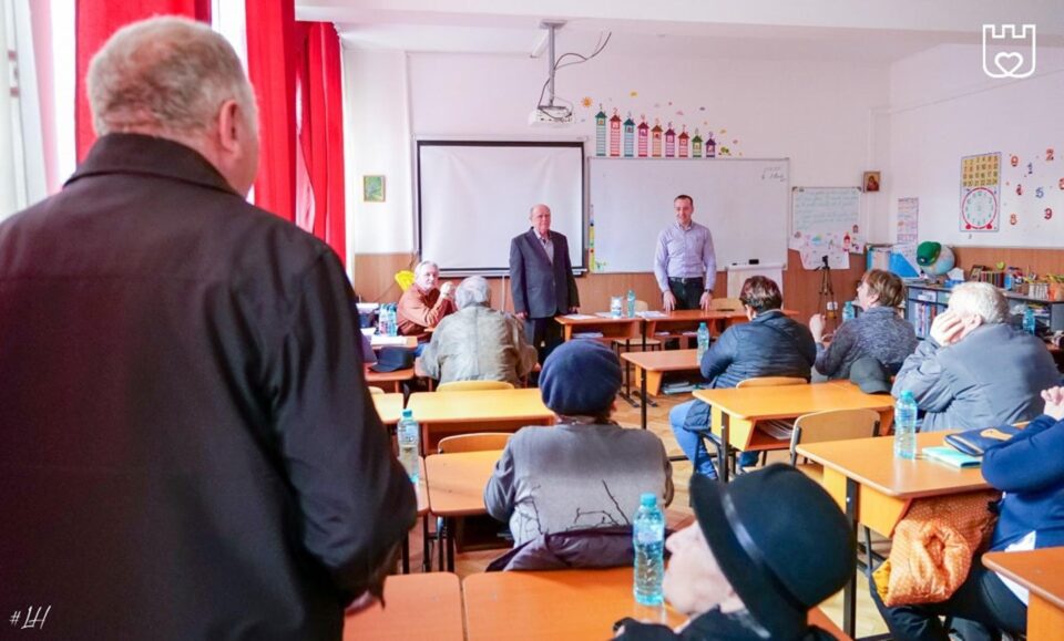 Lucian Harșovschi îi îndeamnă pe suceveni să participe în număr mai mare la ședințele asociațiilor de proprietari de care aparțin, să aibă un cuvânt de spus