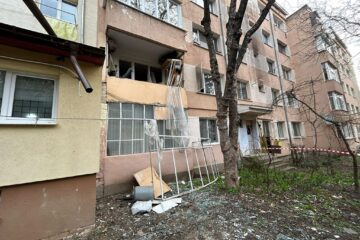 Primăria Suceava plătește aproape 91.000 de lei pentru înlocuirea geamurilor și ușilor afectate de explozia de pe strada Tipografiei