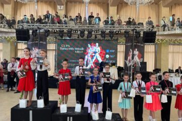 Șase perechi de dansatori suceveni, pe podium la Cupa „Dance With Attitude”