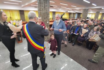 31 de ”Cupluri de aur” au fost sărbătorite la Primăria Suceava și premiate cu câte 1.000 de lei, la finele lunii martie 2023