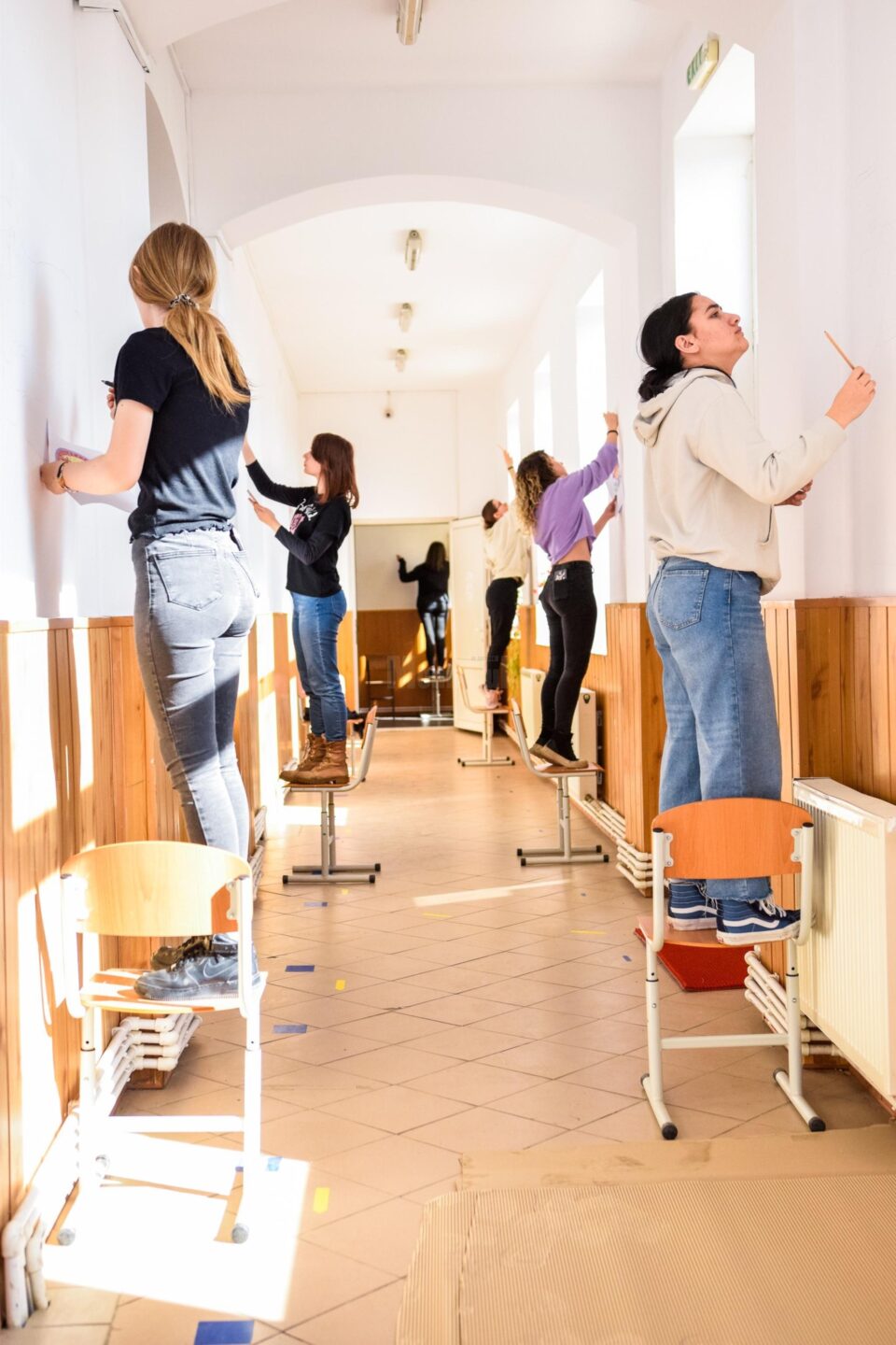 Pereții interiori ai Școlii Gimnaziale Baineț, pictați cu ajutorul Fundației Umanitare ASSIST