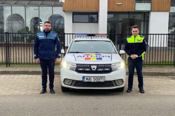 Agentul principal Alexandru Irimescu și agent Ștefan Tărâță
