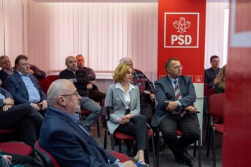 Deputatul PSD de Suceava Mirela Adomnicăi a organizat o dezbatere publică pe marginea noilor Legi ale Educației