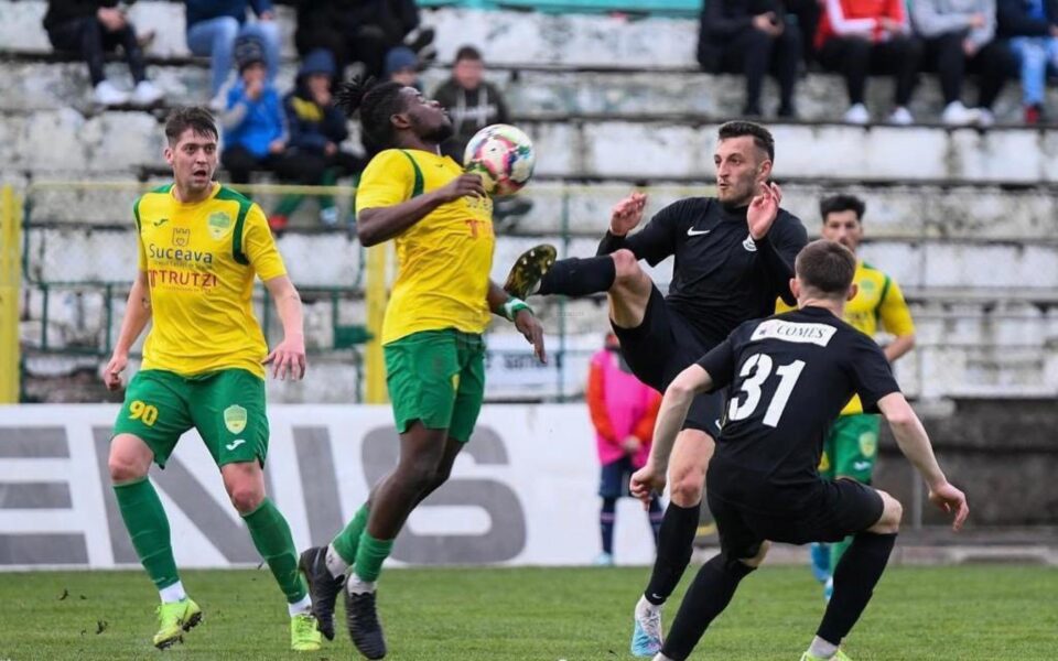 Foresta și Ceahlăul au remizat pe Areni după un meci de luptă. Foto Fotograful Sportiv