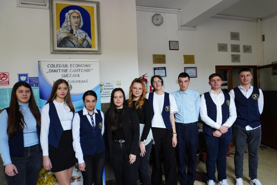 Olimpici ai Colegiului Economic „Dimitrie Cantemir” Suceava și profesorii lor