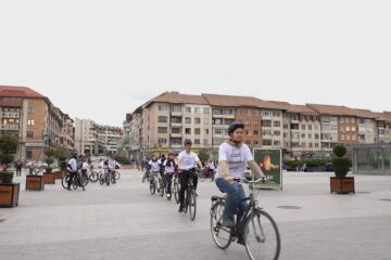 Tinerii ATOS pe biciclete, cu tricouri personalizate, la Marșul pentru viață, ediția a IV-a