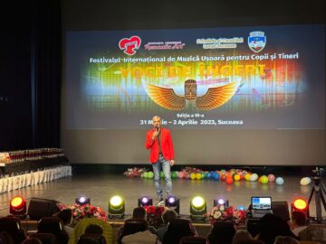 Marele premiu al festivalului „Voci de Îngeri”, înmânat de viceprimarul Sucevei