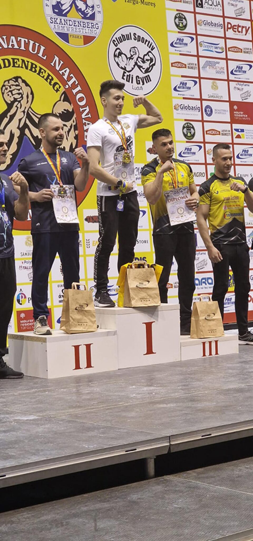 Ioan Alexandru Niculiță, trei locuri I și un loc II, la categoria 65 kg Ioan Alexandru Niculiță, trei locuri I și un loc II, la categoria 65 kg