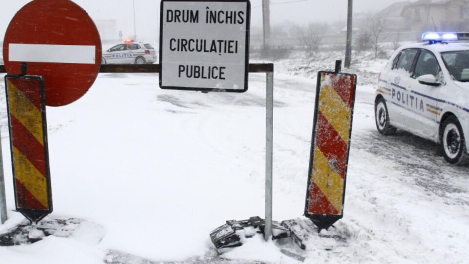 Circulația rutieră, închisă complet în județele vecine Botoșani și Iași FOTO digi24