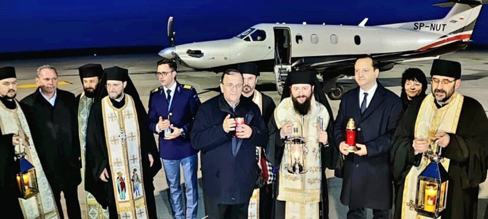 O delegație de la Arhiepiscopie va pleca la Ierusalim pentru aducerea Luminii Sfinte, cu un avion privat, așa cum a fost și în anii trecuți
