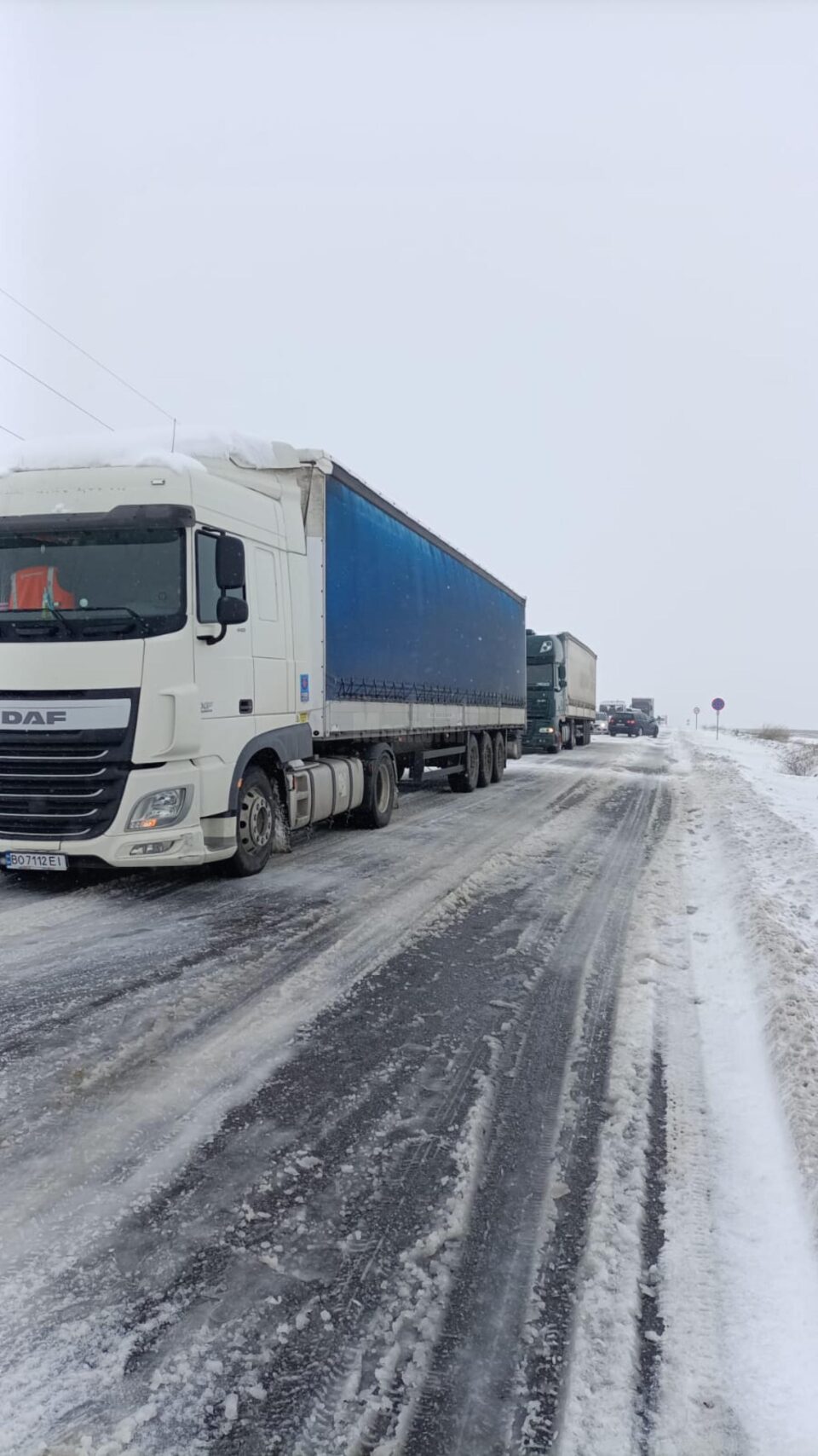 Câteva zeci de drumuri județene și naționale din Suceava sunt închise traficului rutier sau au restricții de circulație