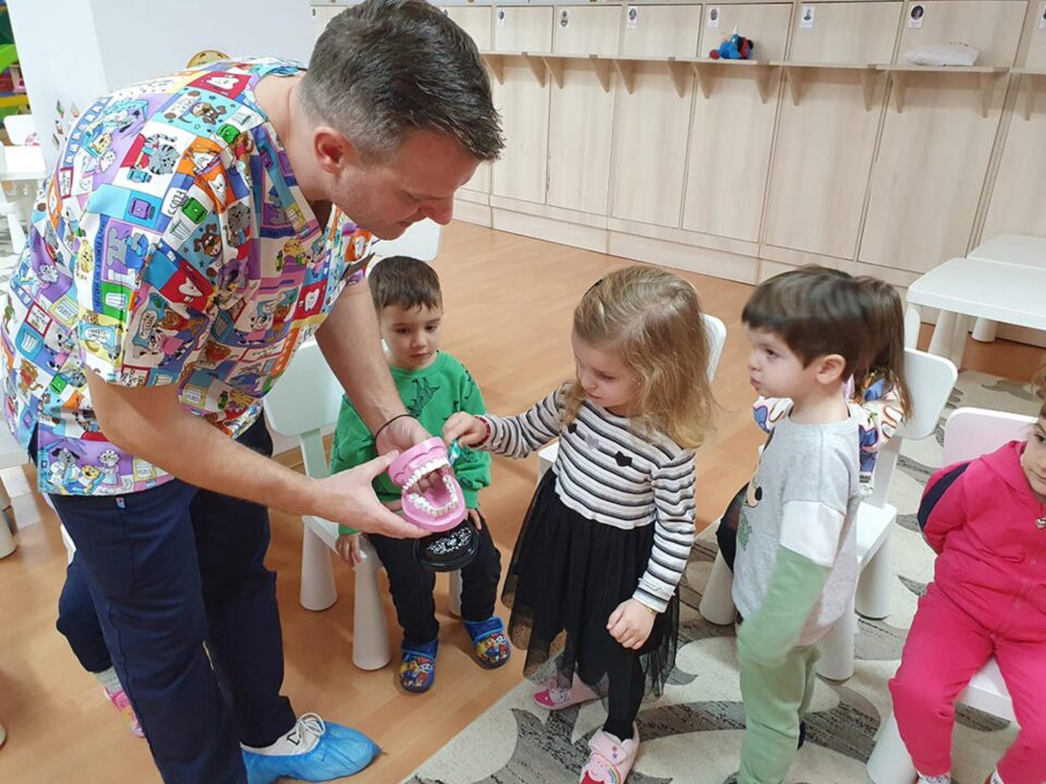 „Spune NU cariilor!”, campanie de igienă orală la G.P.P. „Pinocchio” Fălticeni