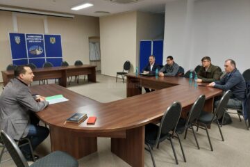 O delegație a fermierilor protestatari s-a întâlnit cu prefectul Alexandru Moldovan
