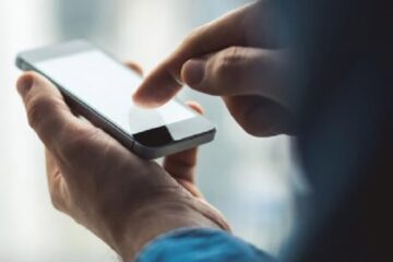 Numerele de telefon unde sucevenii care au rămas înzăpeziți pot suna pentru ajutor. Foto stirileprotv.ro