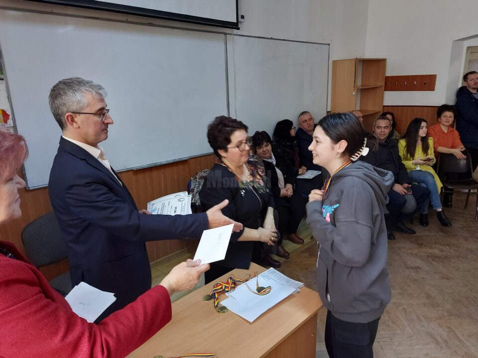 Concurs de matematică pentru elevii din mediul rural, la Pârteștii de Jos