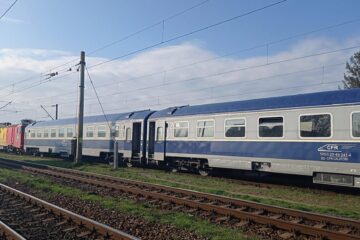Locomotiva trenului București - Suceava s-a defectat pe traseu