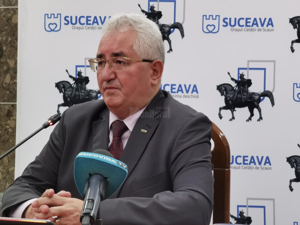 Ion Lungu și-a cerut scuze pentru cum s-a intervenit la deszăpezire în municipiul Suceava după codul roșu de ninsori și viscol Ion Lungu și-a cerut scuze pentru cum s-a intervenit la deszăpezire în municipiul Suceava după codul roșu de ninsori și viscol