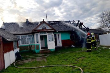 Un bărbat a suferit arsuri într-un incendiu izbucnit la o casă din comuna Fântâna Mare