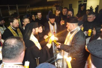 Lumina Sfântă de la Ierusalim a ajuns și anul acesta la Suceava