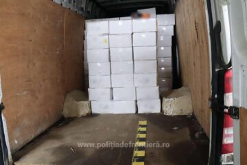 A încercat să scoată din țară 6 tone de tutun de narghilea cu acte false