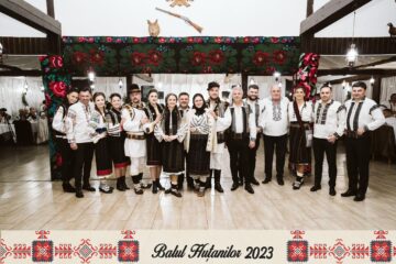 Sute de participanți la „Balul Huțanilor” de la Vatra Moldoviței și la „Balul Primăverii” de la Vicovu de Jos
