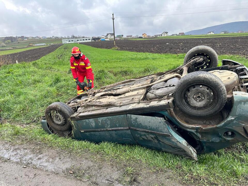 Cele două mașini implicate în accidentul de la Pătrăuți