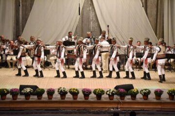 La acest eveniment, Consiliul Județean Suceava va participa cu 30 de artiști și personal tehnic din cadrul Centrului Cultural Bucovina, respectiv din Ansamblul Artistic ”Ciprian Porumbescu”