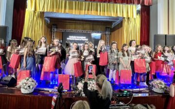 Festivalul Internațional de Muzică Ușoară și Populară de la Vatra Dornei