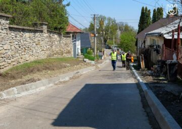 Pe străzile Ștefăniță Vodă și Luca Arbore, din zona centrală a Sucevei, au început lucrările de reabilitare și modernizare