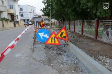 Pe străzile Ștefăniță Vodă și Luca Arbore, din zona centrală a Sucevei, au început lucrările de reabilitare și modernizare