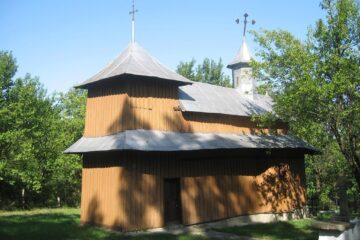 Biserica de lemn din Mănăstioara va fi restaurată cu fonduri europene