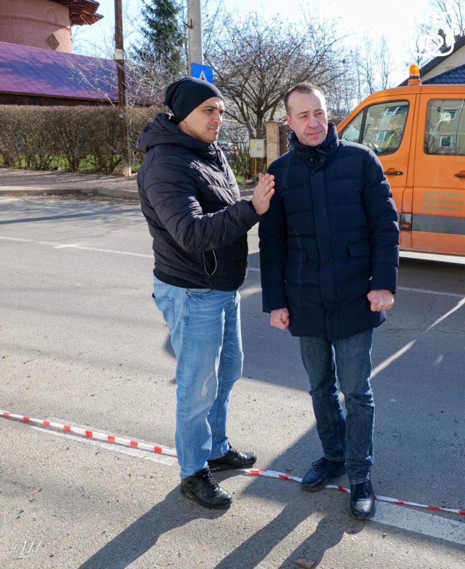 Cei care nu vor elibera străzile de mașinile parcate, în perioadele când se fac operațiuni de curățenie, vor fi sancționați cu ridicarea mașinii și amenzi de până la 1.000 de lei