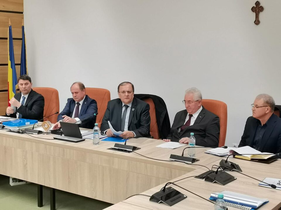 Președintele Consiliul Județean Suceava, Gheorghe Flutur, s-a întâlnit vineri cu potențialii membri fondatori ai „Organizației de Management al Destinației Bucovina” Președintele Consiliul Județean Suceava, Gheorghe Flutur, s-a întâlnit vineri cu potențialii membri fondatori ai „Organizației de Management al Destinației Bucovina”