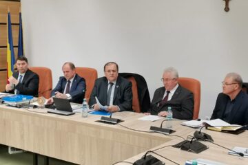 Președintele Consiliul Județean Suceava, Gheorghe Flutur, s-a întâlnit vineri cu potențialii membri fondatori ai „Organizației de Management al Destinației Bucovina”