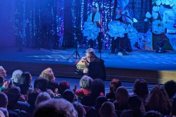 Fuego, primit cu flori și aplauze la Suceava, unde a susținut concertul „Strânge-mă-n brațe!”
