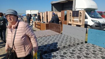Piața obor de la Verești, un mall în aer liber