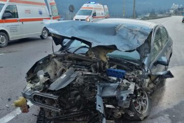 Autoturismul implicat în accident a fost distrus aproape în totalitate