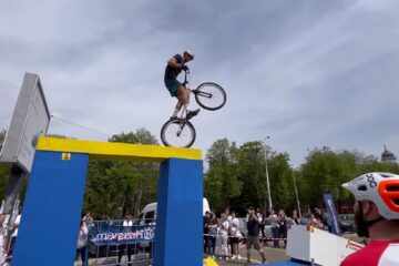Trial Bike este un sport individual ce presupune parcurgerea unui anumit traseu cu bicicleta, peste diferite obstacole