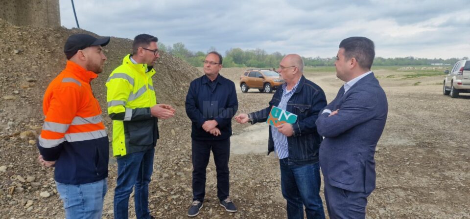 Deputatul PSD de Suceava, Gheorghe Șoldan este nemulțumit de faptul că la podul de la Milișăuți lucrurile încă nu sunt clare deși fonduri pentru refacere au fost alocate