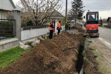 În comuna Cornu Luncii se lucrează la aducțiunea de apă și canalizare în patru sate