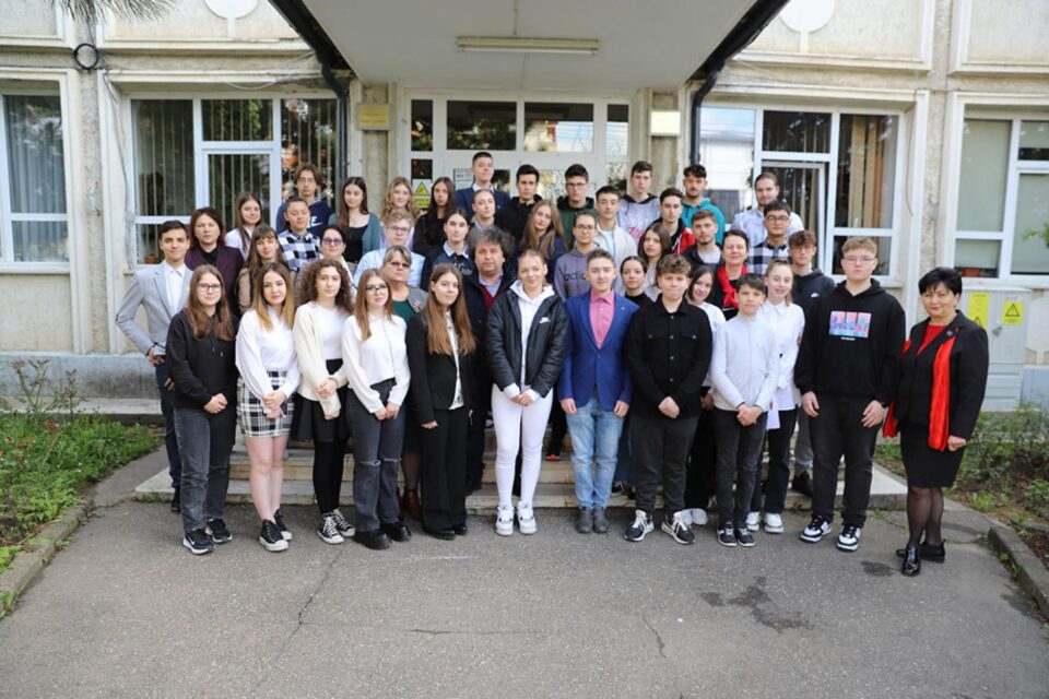 La Colegiul Tehnic „Mihai Băcescu” numărul olimpicilor cu rezultate extraordinare crește an de an La Colegiul Tehnic „Mihai Băcescu” numărul olimpicilor cu rezultate extraordinare crește an de an
