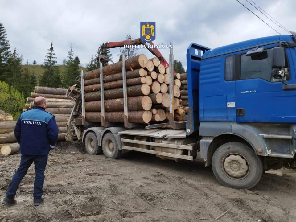Autotrenul confiscat în urma acțiunii de la Moldovița