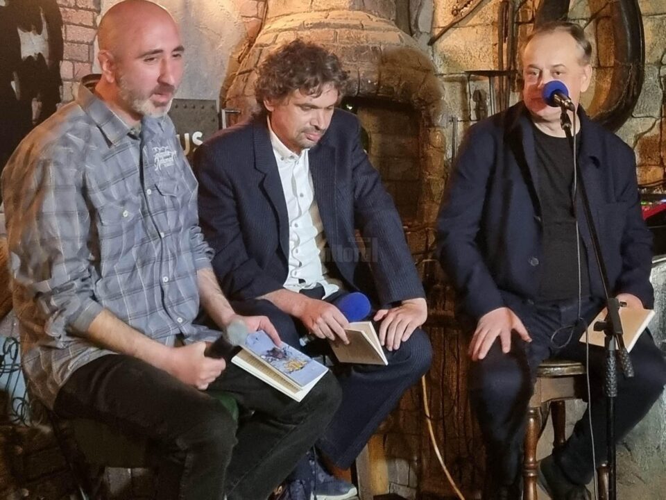 Scriitorii Dan Naciu, Dan Sociu și Arthur Suciu și-au lansat la Suceava cele mai recente volume Scriitorii Dan Naciu, Dan Sociu și Arthur Suciu și-au lansat la Suceava cele mai recente volume
